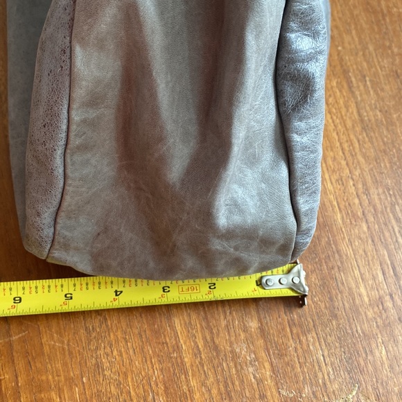 Genuine leather tote /duff bag /weekend bag - Picture 11 of 13